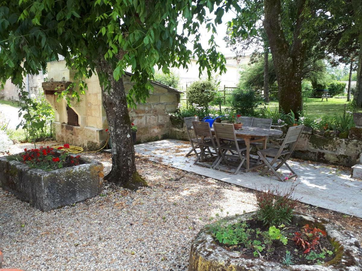 Chateau Vieux Mougnac Petit-Palais-et-Cornemps Buitenkant foto